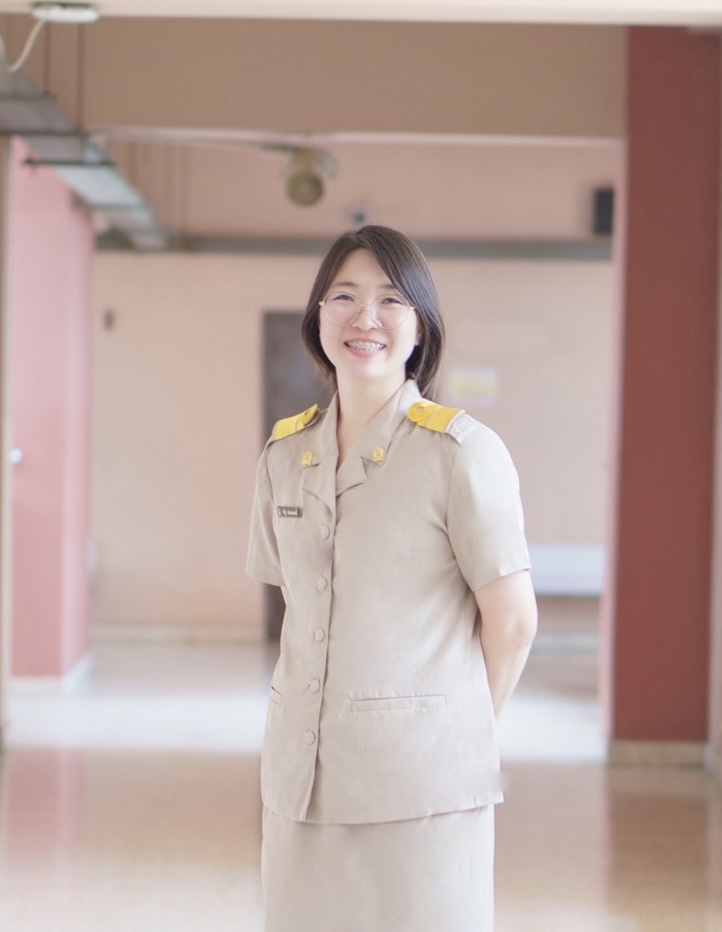 นางสาวจิรัฐ นันทนพฤทธิ์