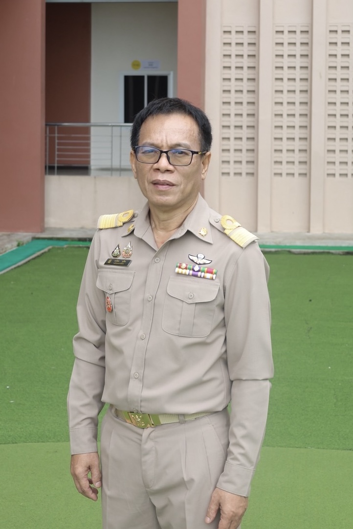 นายเรวัตร นุชิต